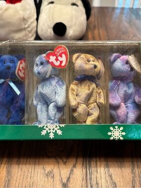 TY The Jingle Beanies Collection Christmas Ornament Binnie Babies Clubby Edition